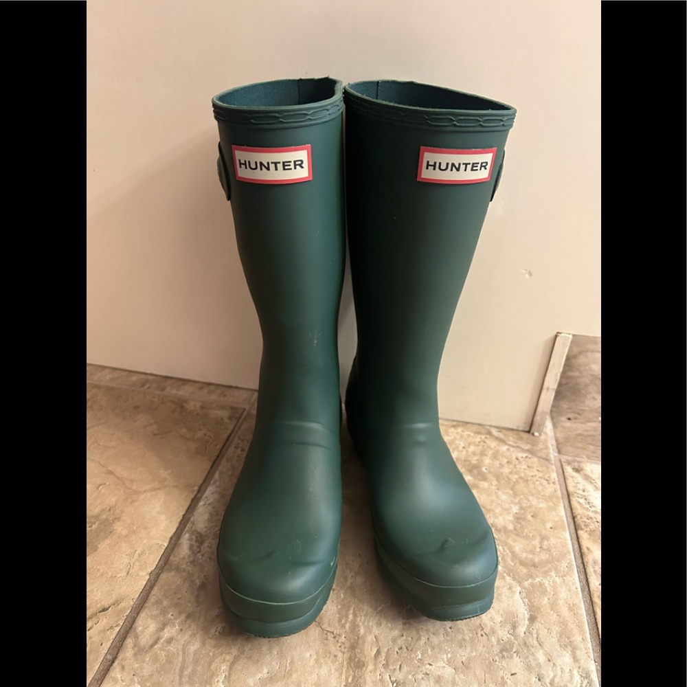 Big kids Original rain boots. Size US 4G/3B